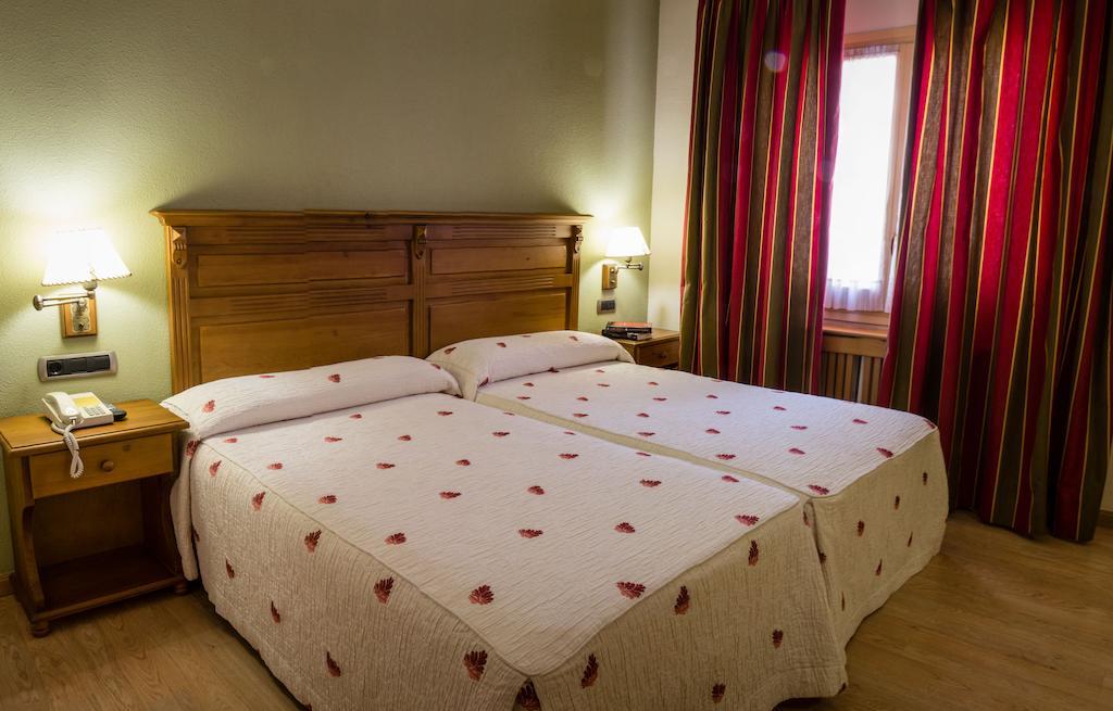 Hotel Casa Ruba Biescas  Zewnętrze zdjęcie