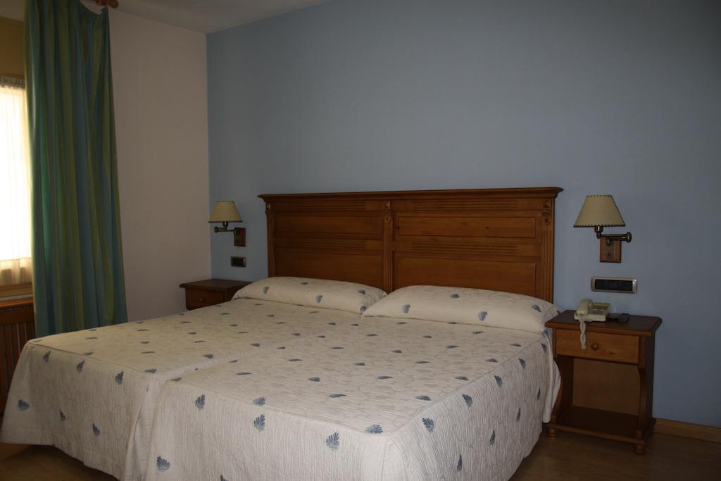 Hotel Casa Ruba Biescas  Pokój zdjęcie
