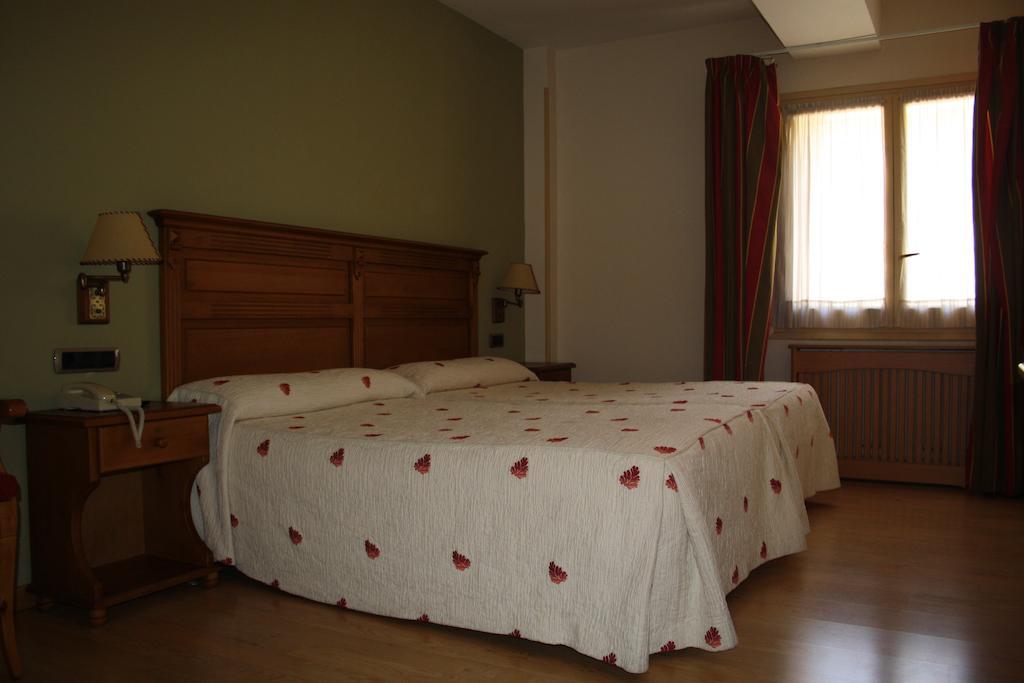 Hotel Casa Ruba Biescas  Pokój zdjęcie